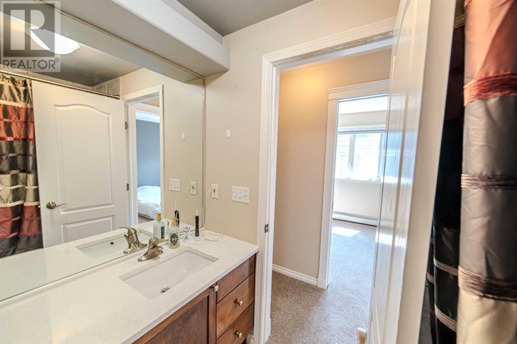 Single Family House for Sale in    Street NE Renfrew Calgary 