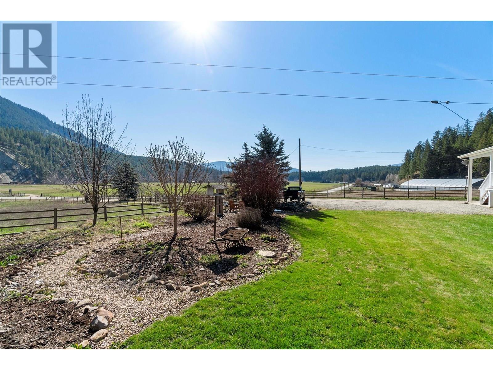 2720 Salmon River Road, Salmon Arm