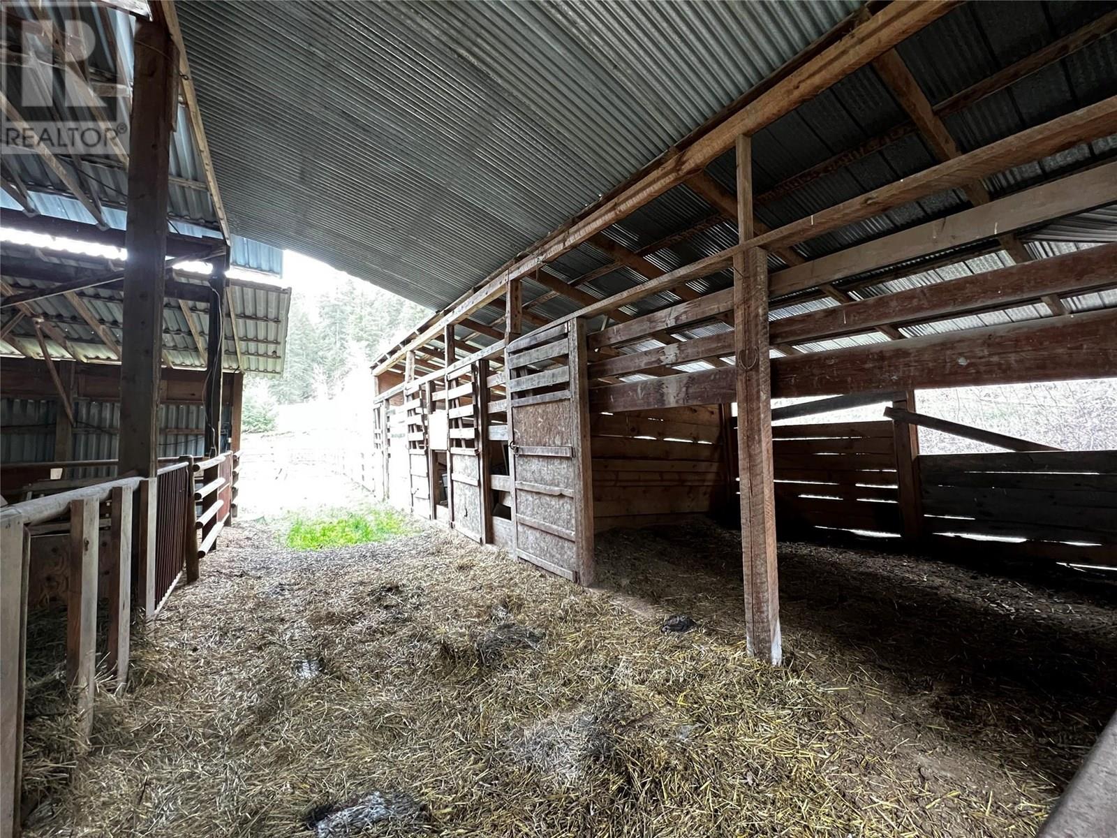  2720 Salmon River Road, Salmon Arm
