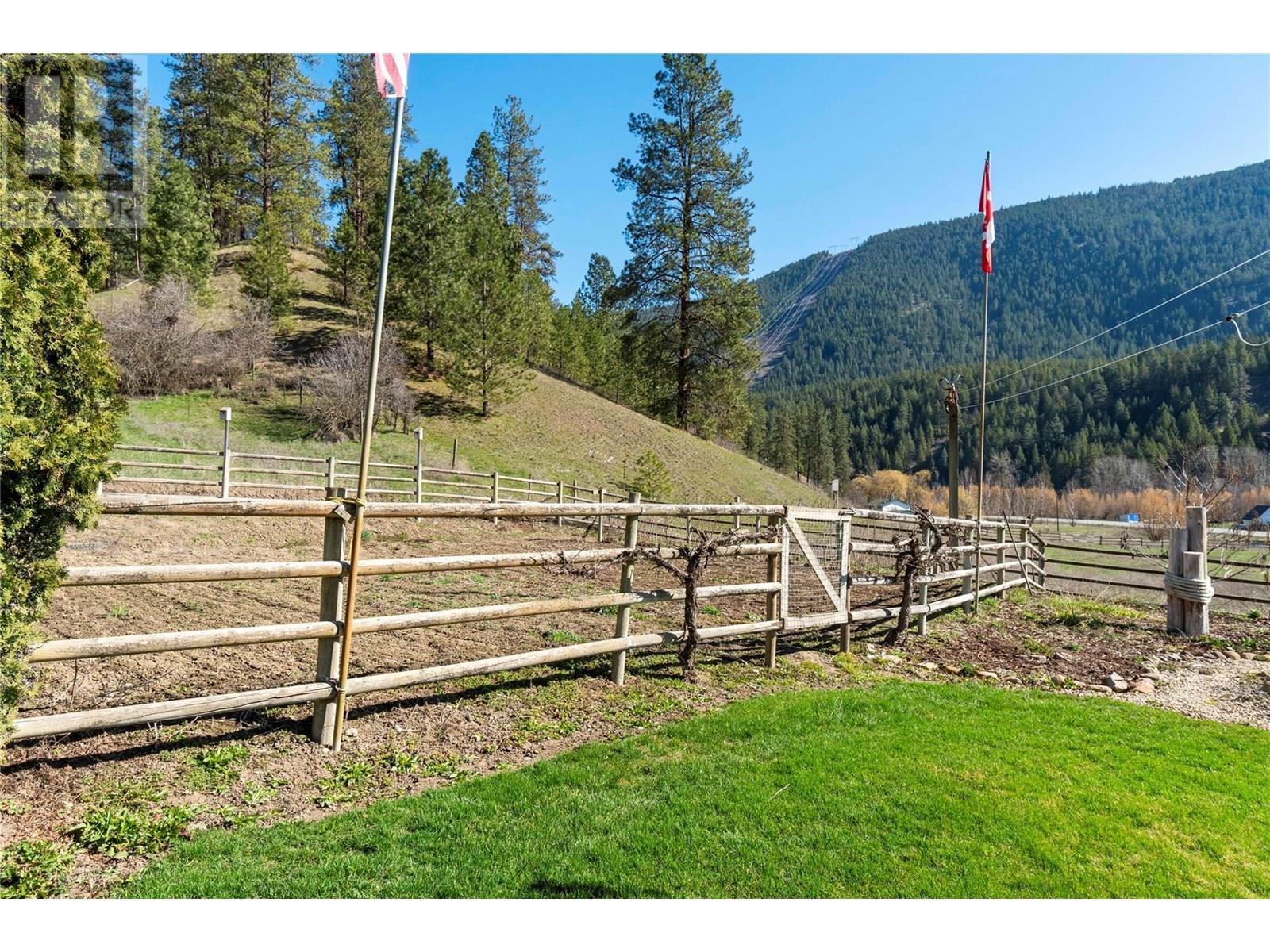 2720 Salmon River Road, Salmon Arm