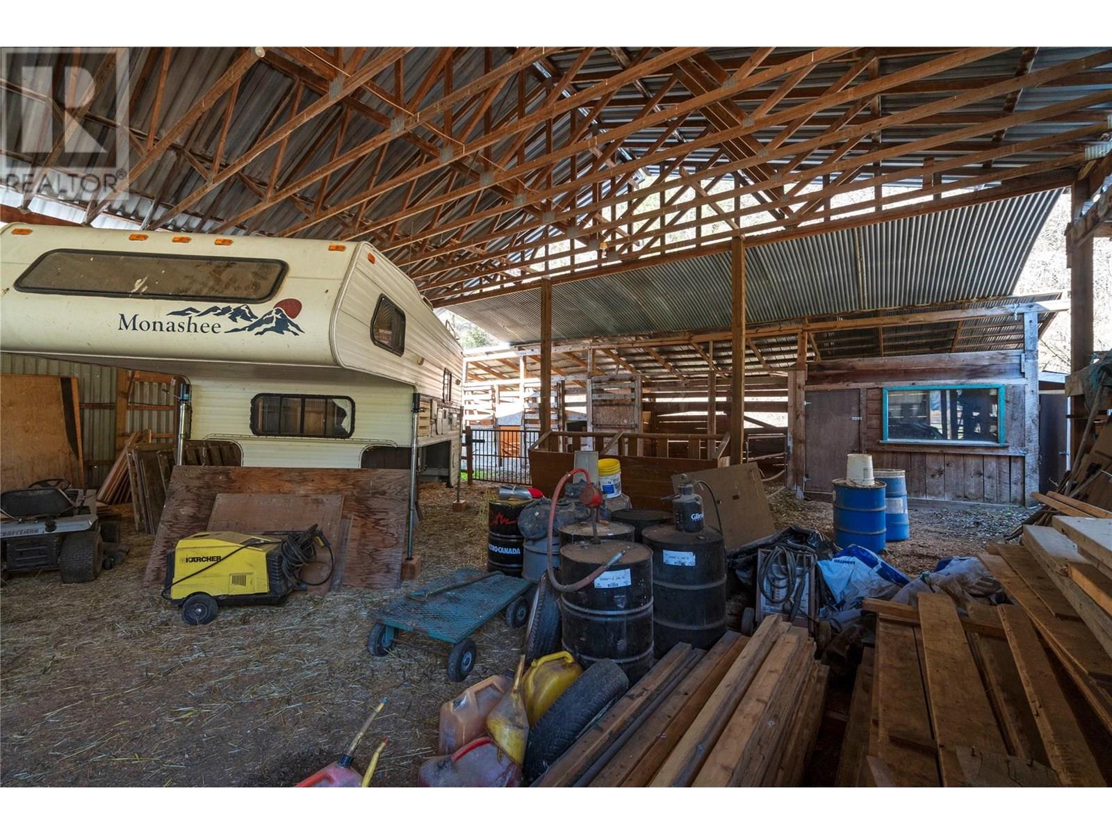  2720 Salmon River Road, Salmon Arm