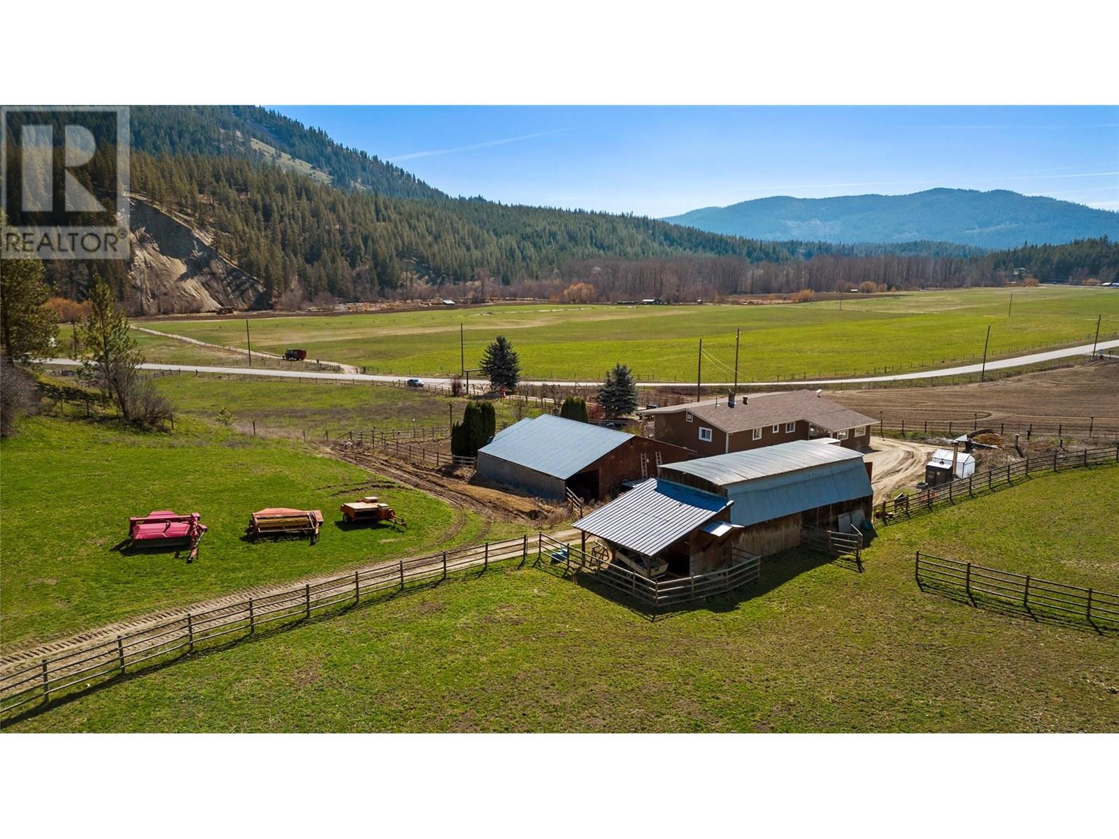  2720 Salmon River Road, Salmon Arm