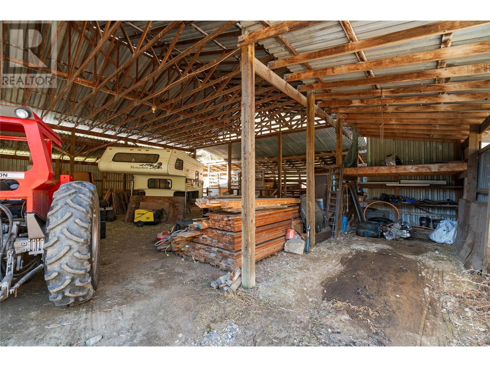  2720 Salmon River Road, Salmon Arm