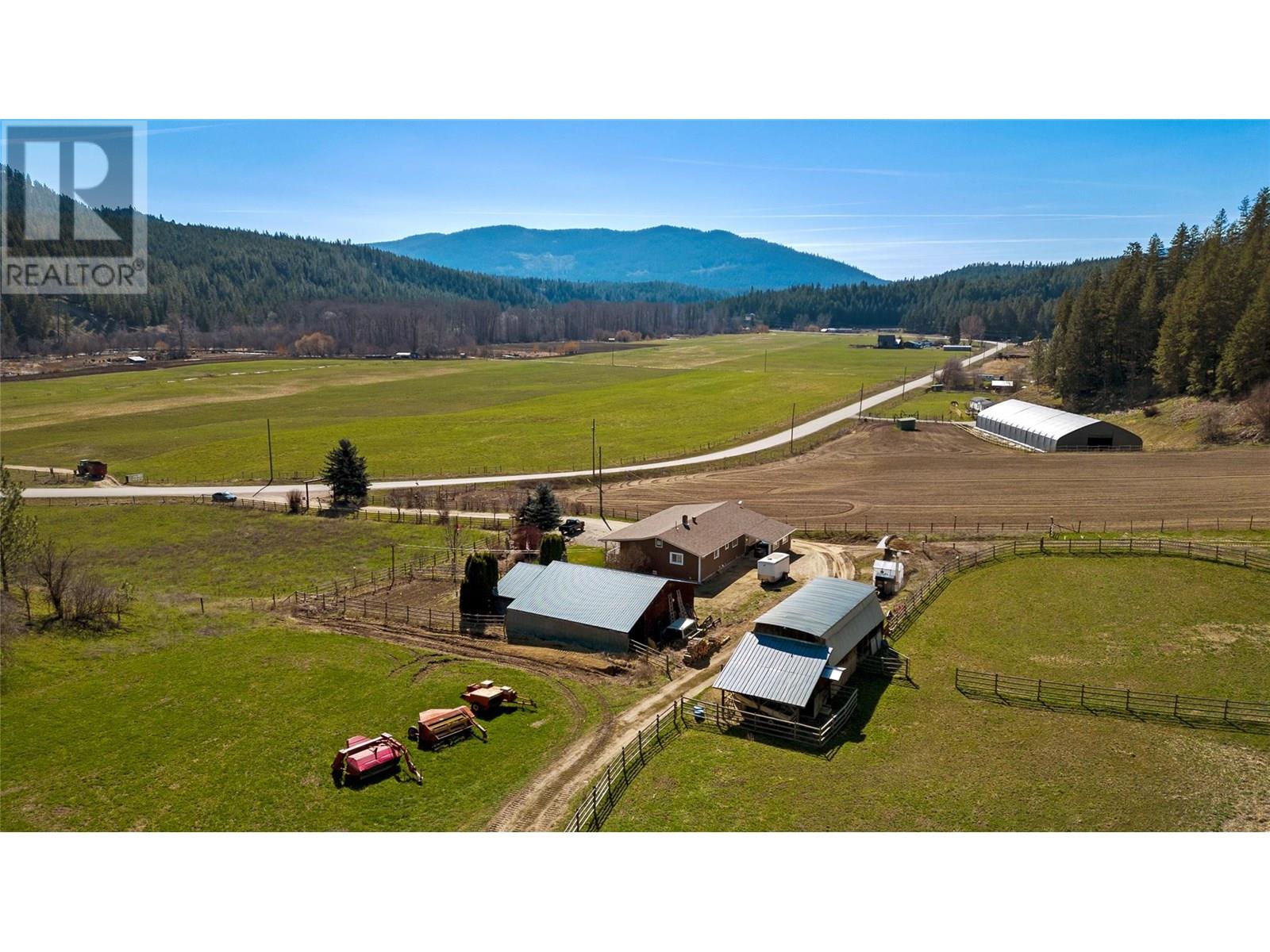  2720 Salmon River Road, Salmon Arm