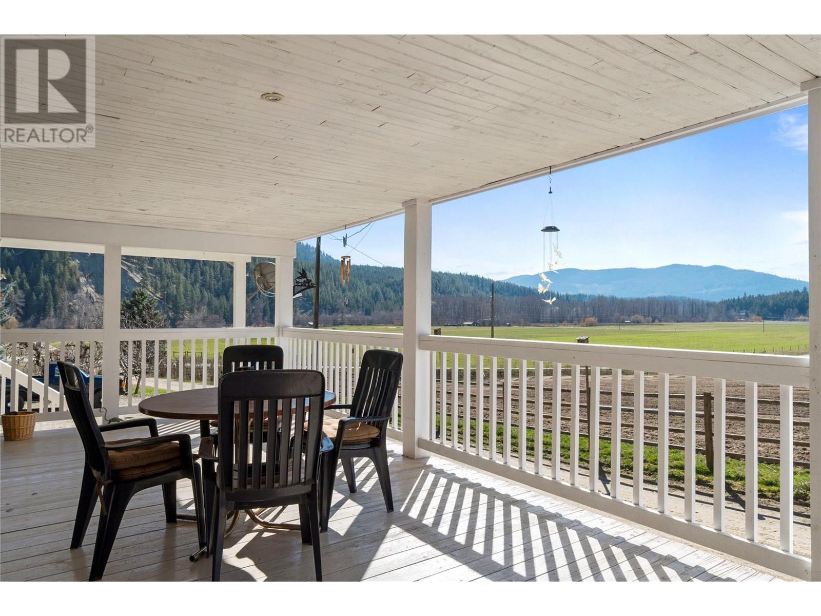 2720 Salmon River Road, Salmon Arm
