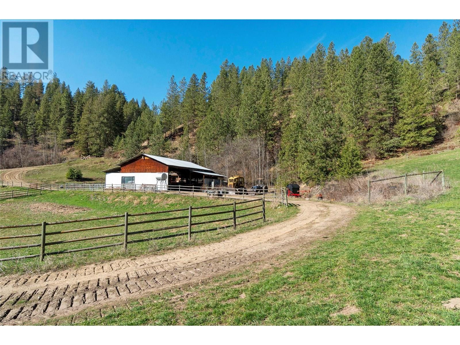 2720 Salmon River Road, Salmon Arm
