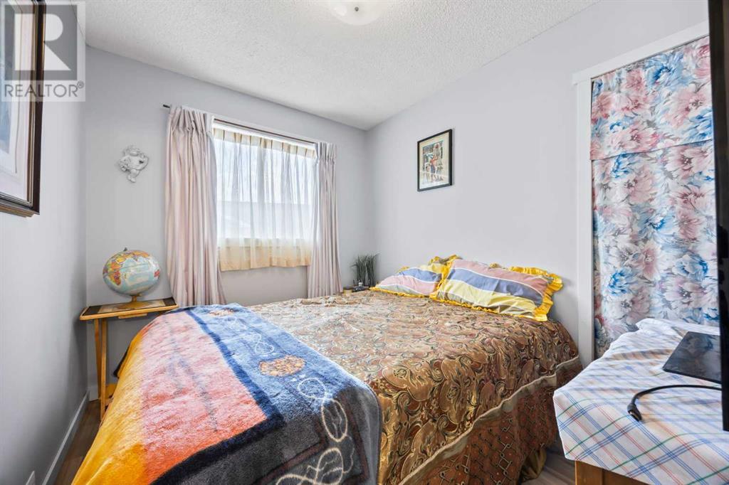 Single Family House 4 Level for Sale in  Taraglen Place NE Taradale Calgary 