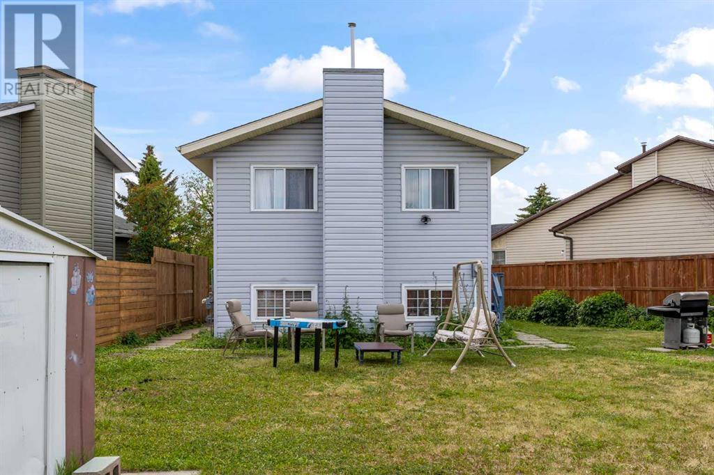 Single Family House 4 Level for Sale in  Taraglen Place NE Taradale Calgary 