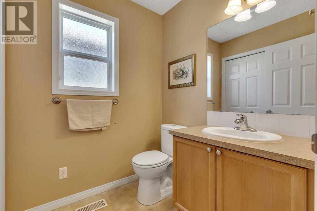 211 Covepark Green NE, Calgary, Alberta