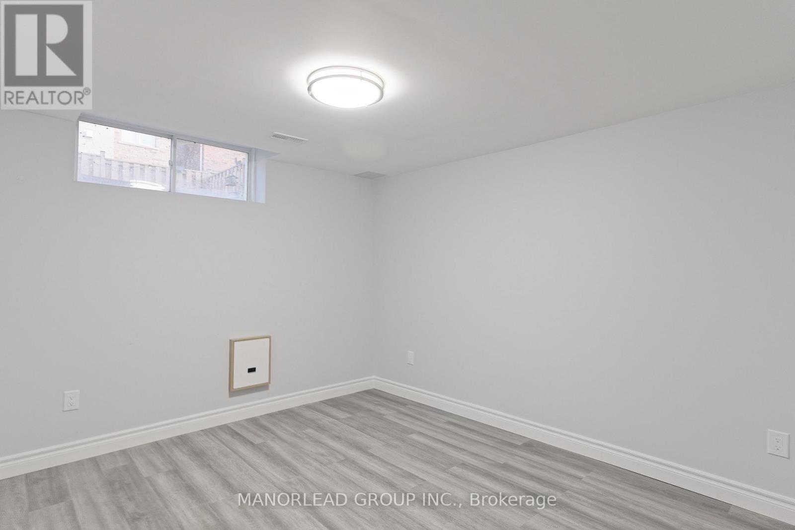 Photo 6 of 17 Raithby Crescent, Ajax ON