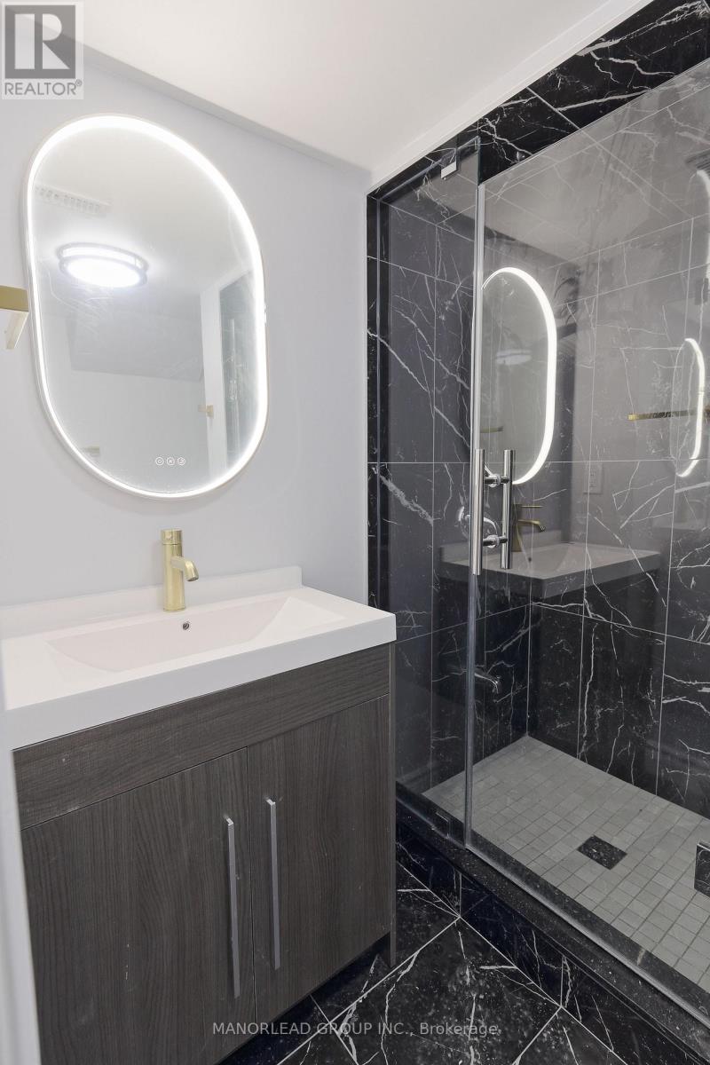 Photo 3 of 17 Raithby Crescent, Ajax ON