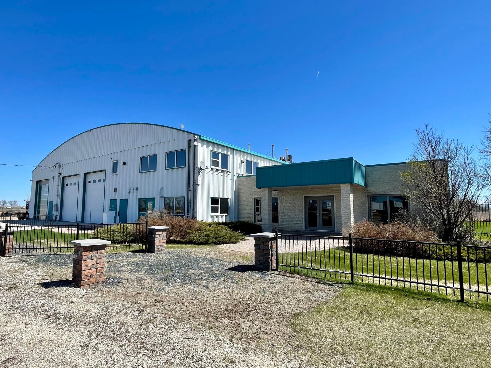 Photo 7 of 2277 Pipeline Rd, West Saint Paul MB