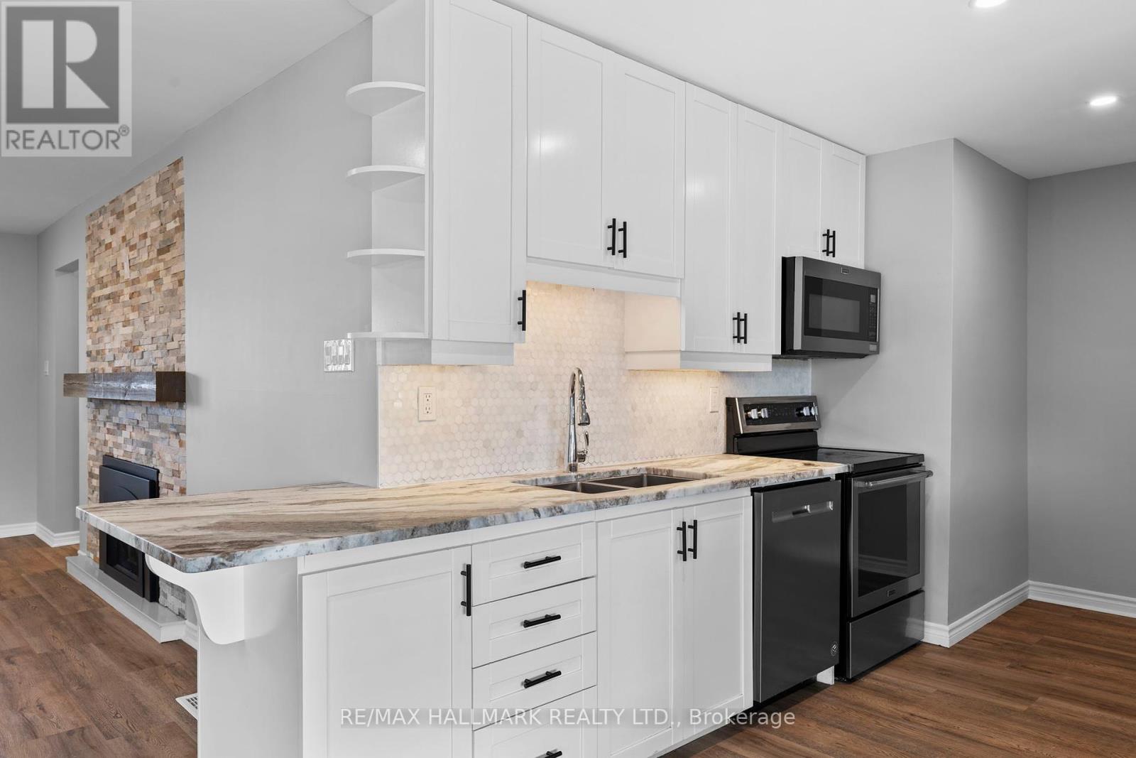 Photo 8 of 13 Pinetree Court, Ramara ON