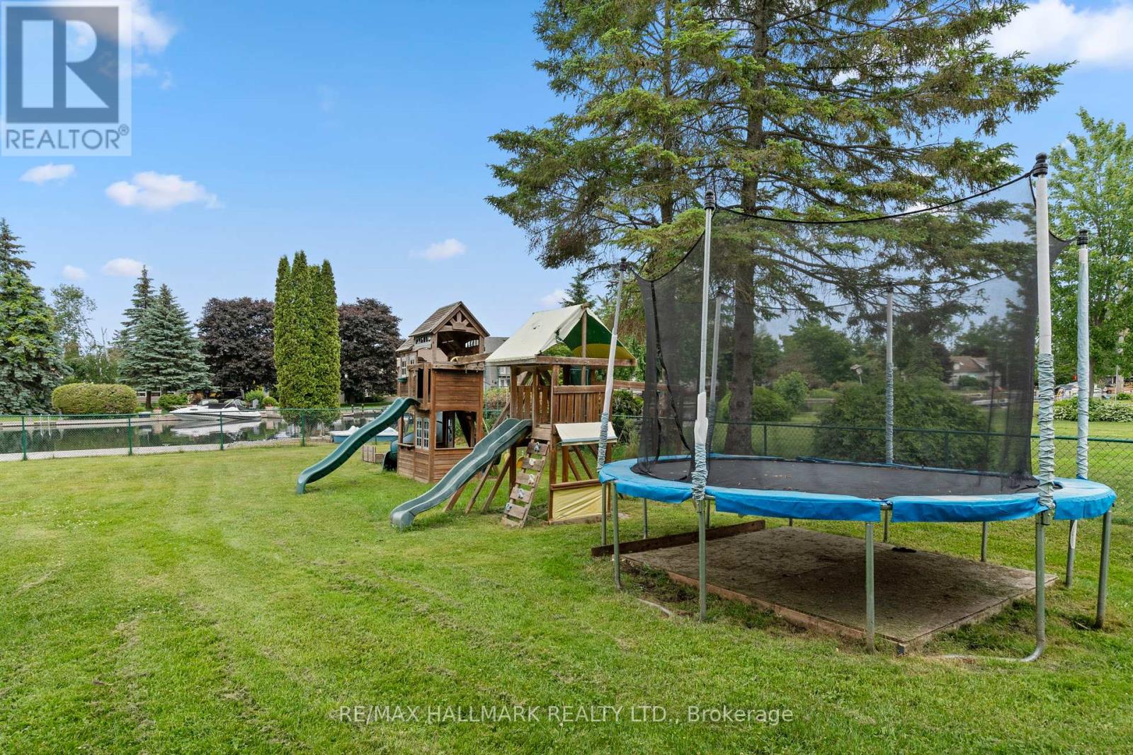 Photo 32 of 13 Pinetree Court, Ramara ON