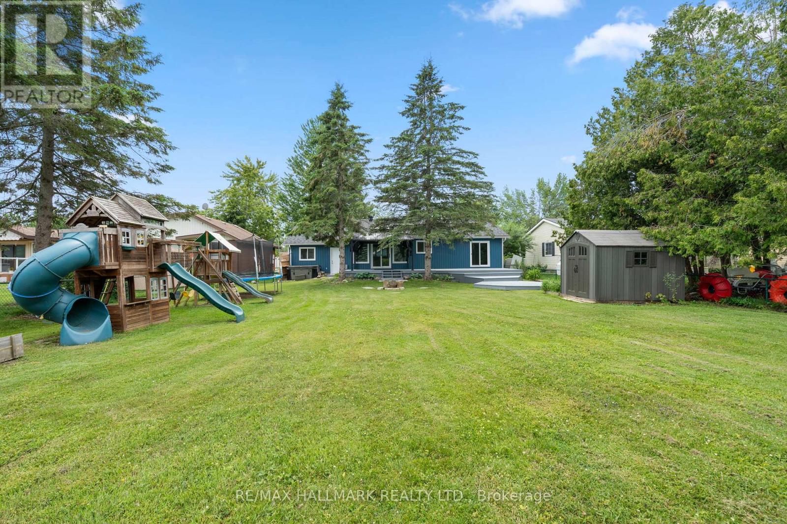 Photo 3 of 13 Pinetree Court, Ramara ON