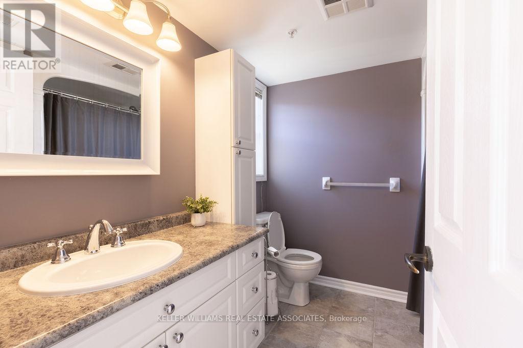 Photo 17 of 411 4003 Kilmer Drive, Burlington ON