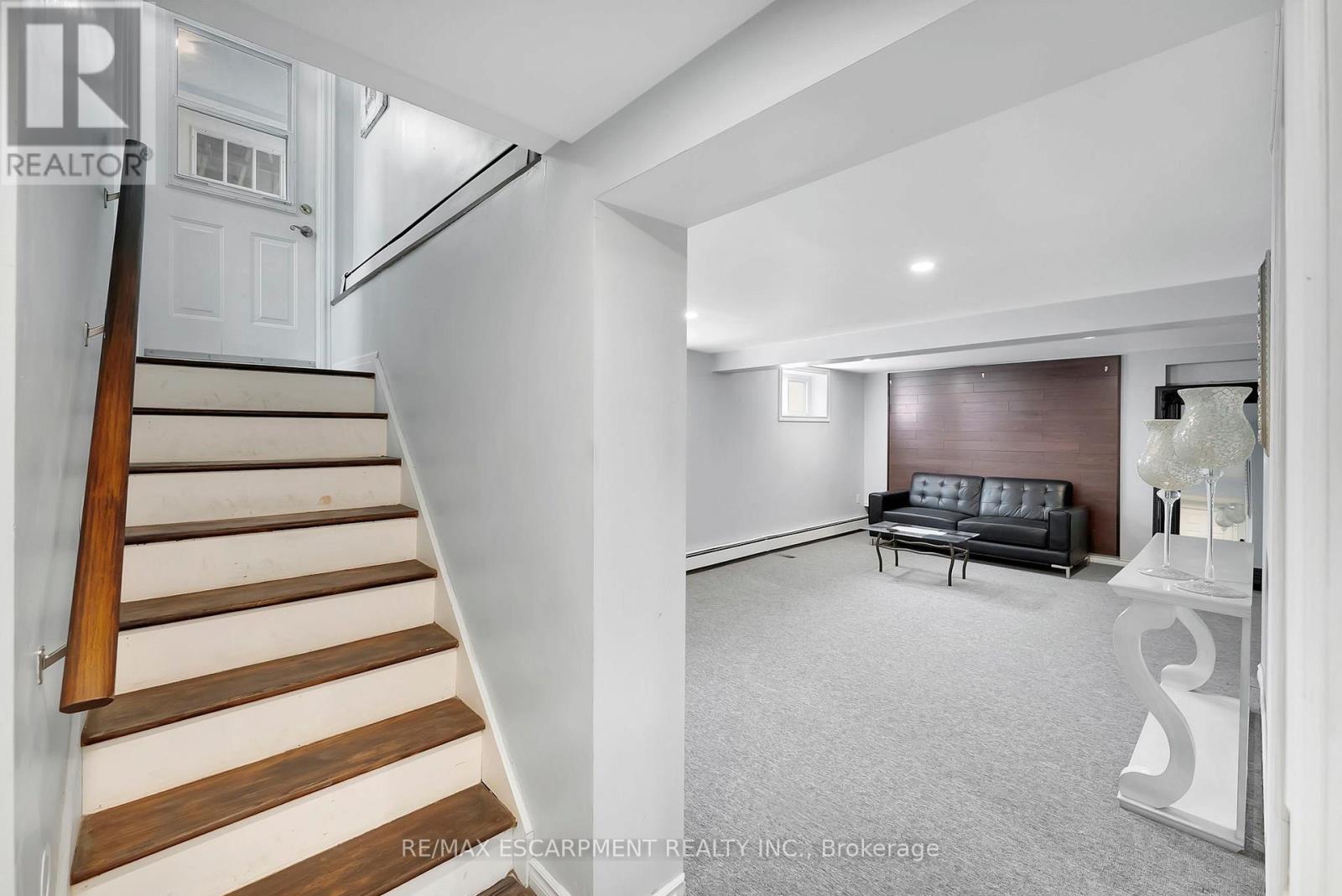 Photo 42 of 2387 Glenwood School Drive, Burlington ON