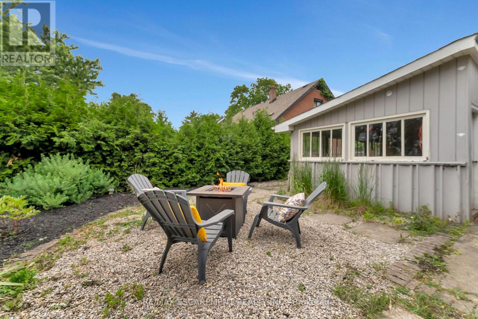Photo 37 of 2387 Glenwood School Drive, Burlington ON