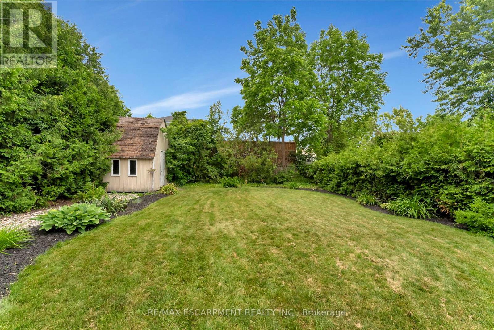 Photo 3 of 2387 Glenwood School Drive, Burlington ON