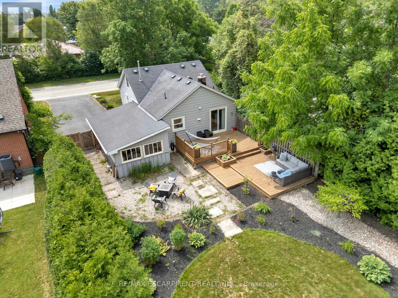 Photo 20 of 2387 Glenwood School Drive, Burlington ON