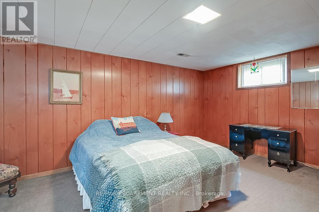 Photo 6 of 327 Strathcona Drive, Burlington ON