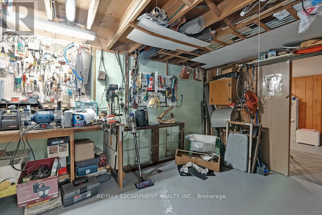 Photo 22 of 327 Strathcona Drive, Burlington ON