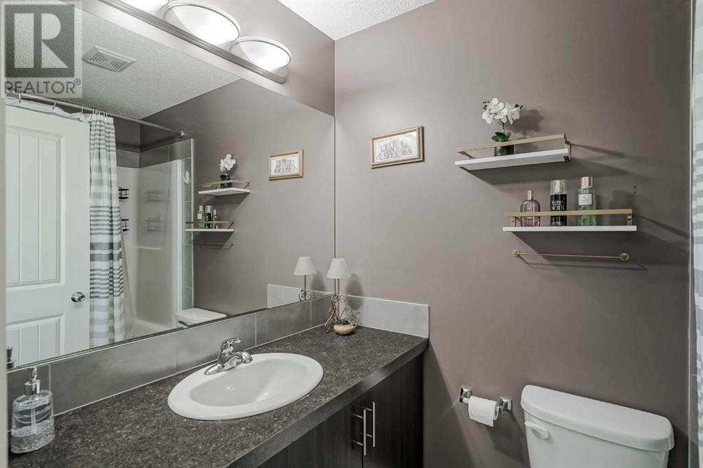 Single Family House for Sale in  Copperpond Landing SE Copperfield Calgary 