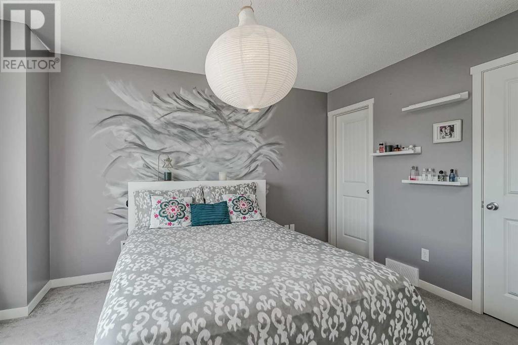 Single Family House for Sale in  Copperpond Landing SE Copperfield Calgary 