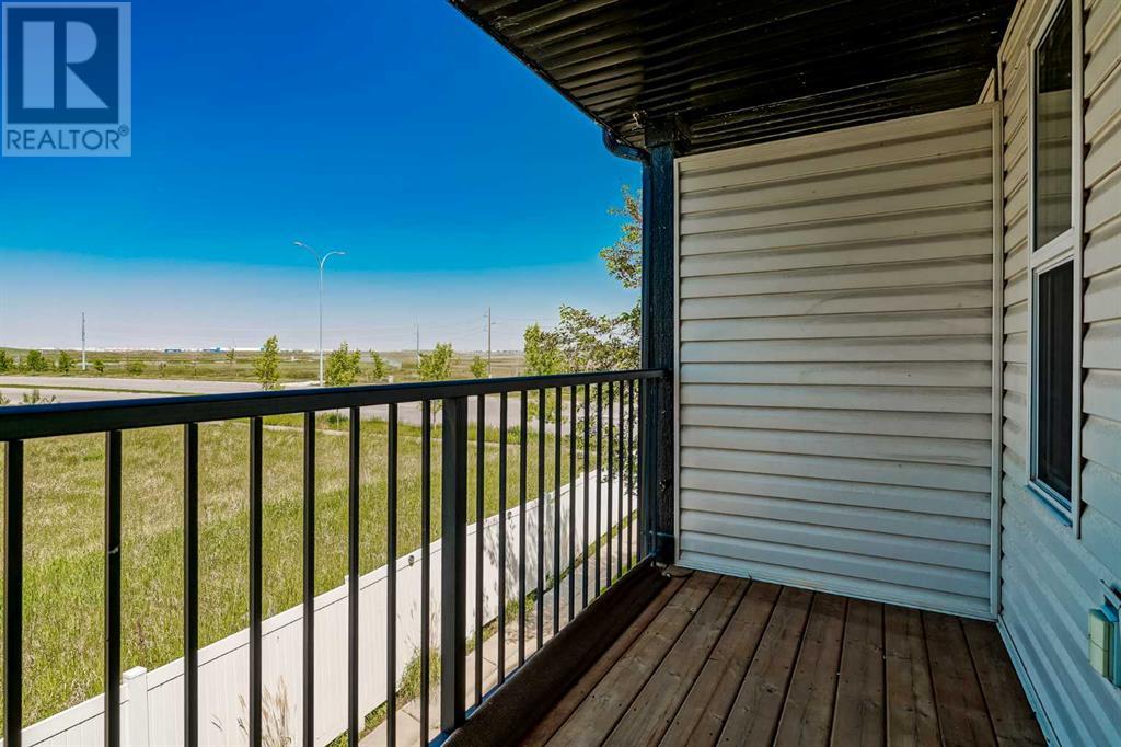 Single Family House for Sale in  Copperpond Landing SE Copperfield Calgary 
