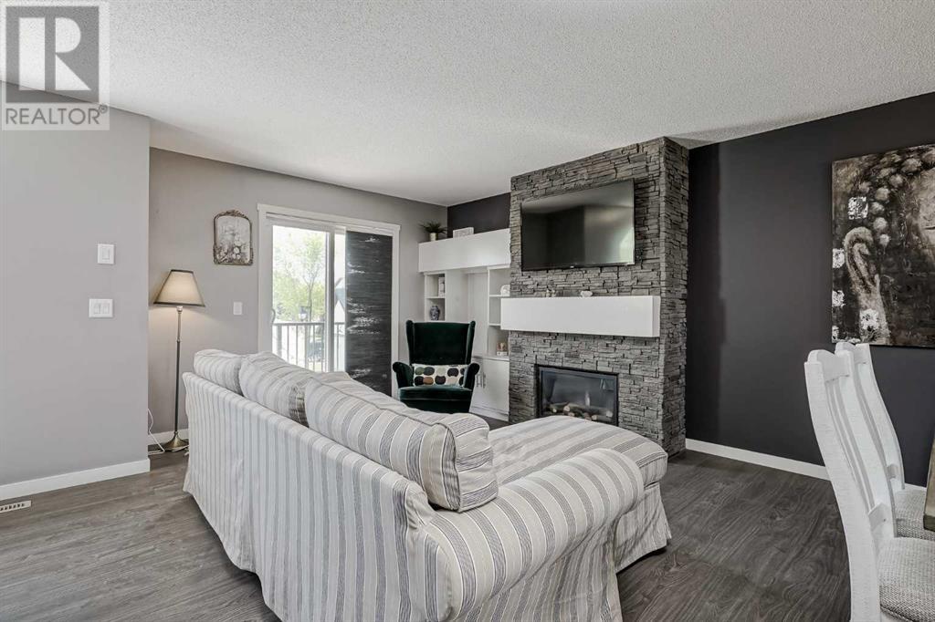 Single Family House for Sale in  Copperpond Landing SE Copperfield Calgary 