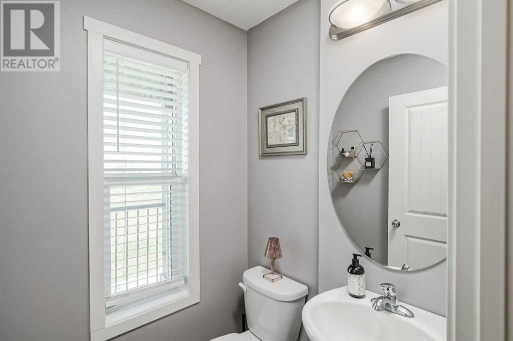 Single Family House for Sale in  Copperpond Landing SE Copperfield Calgary 