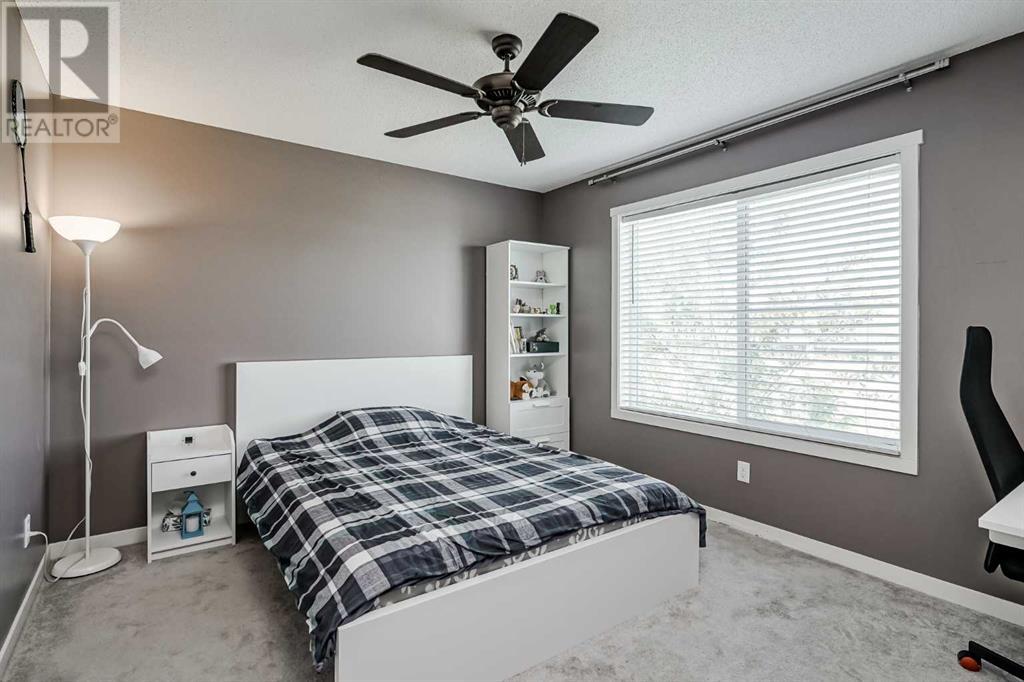 Single Family House for Sale in  Copperpond Landing SE Copperfield Calgary 