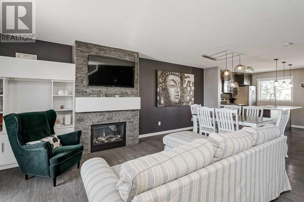 Single Family House for Sale in  Copperpond Landing SE Copperfield Calgary 