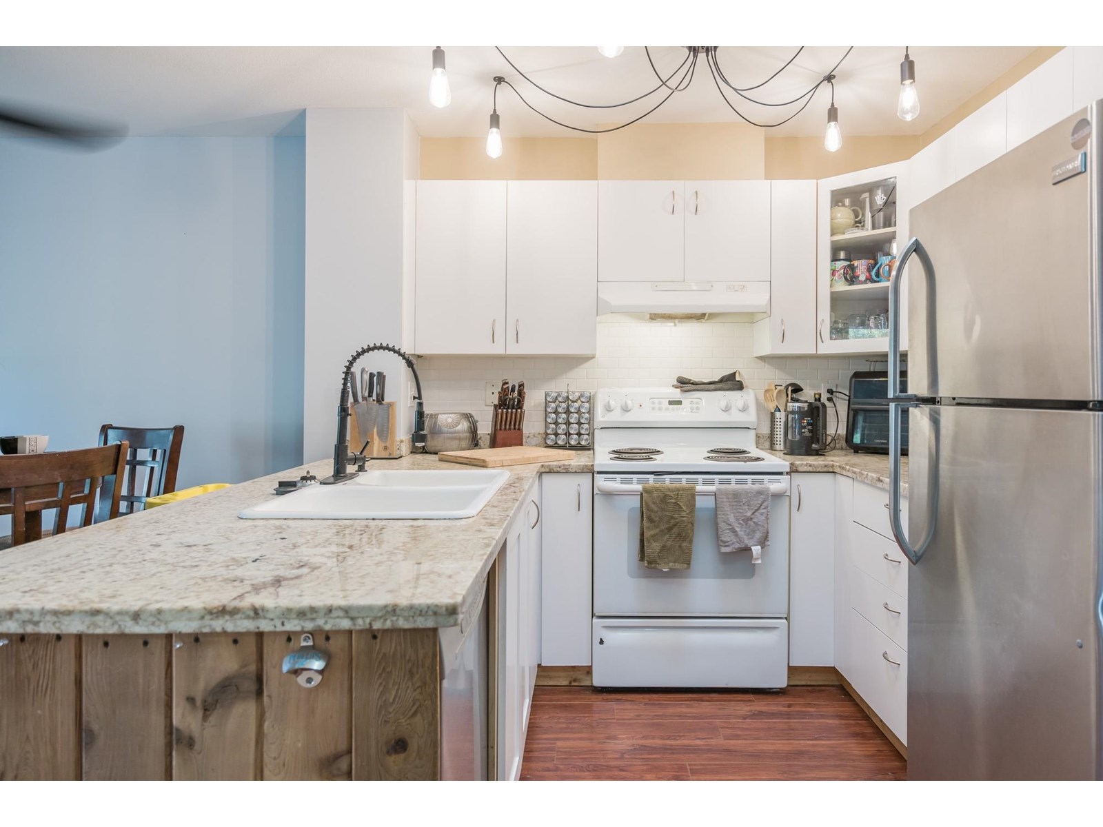 Photo 6 of 415 6359 198 Street, Langley BC
