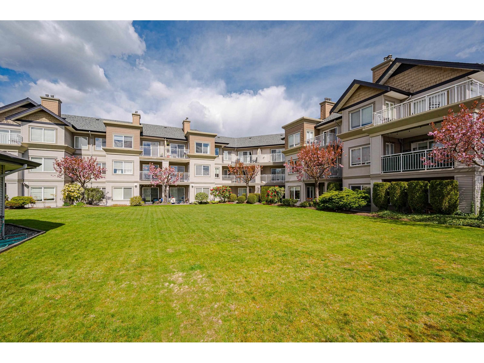 Photo 24 of 415 6359 198 Street, Langley BC