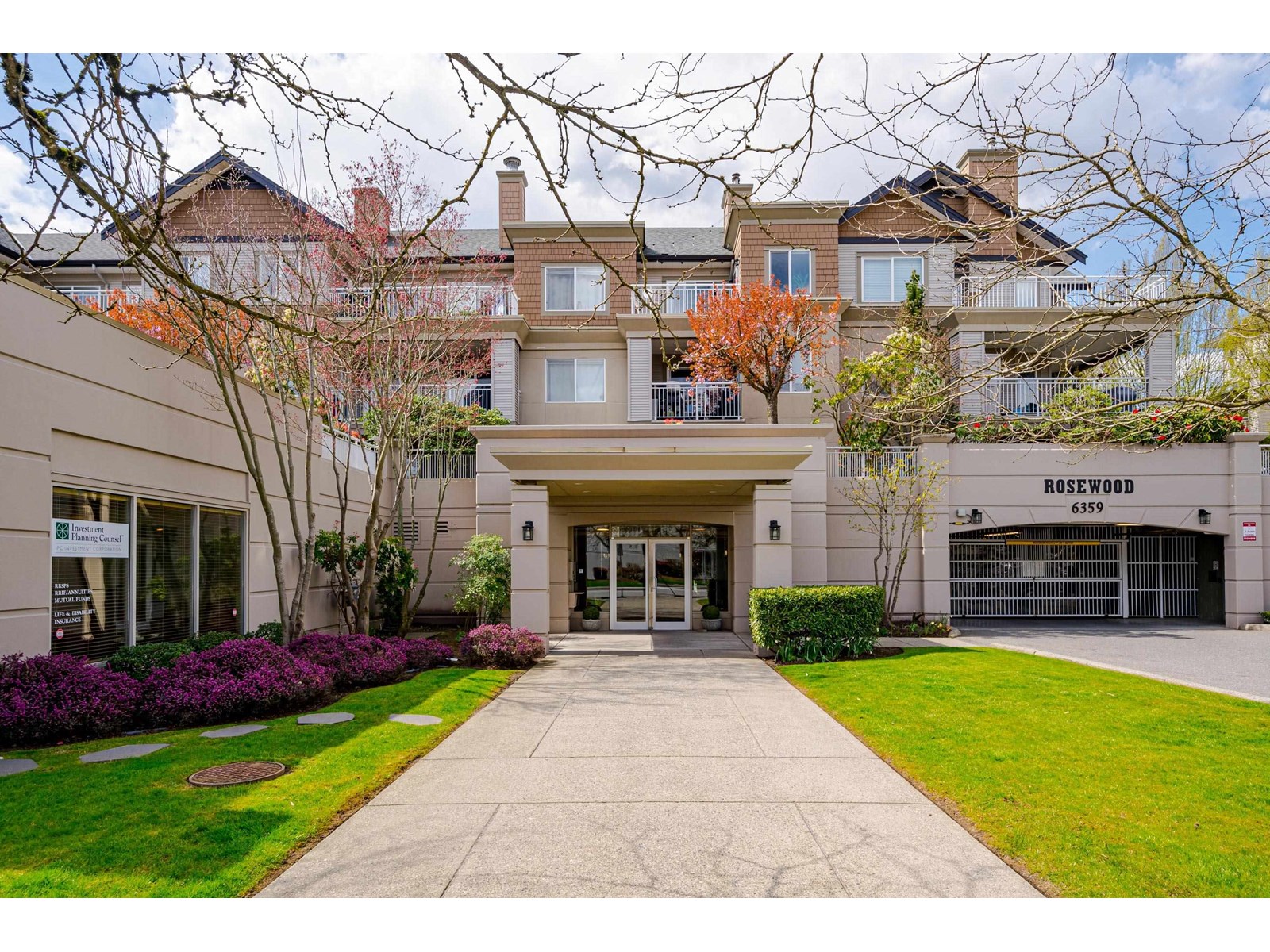 Photo 3 of 415 6359 198 Street, Langley BC
