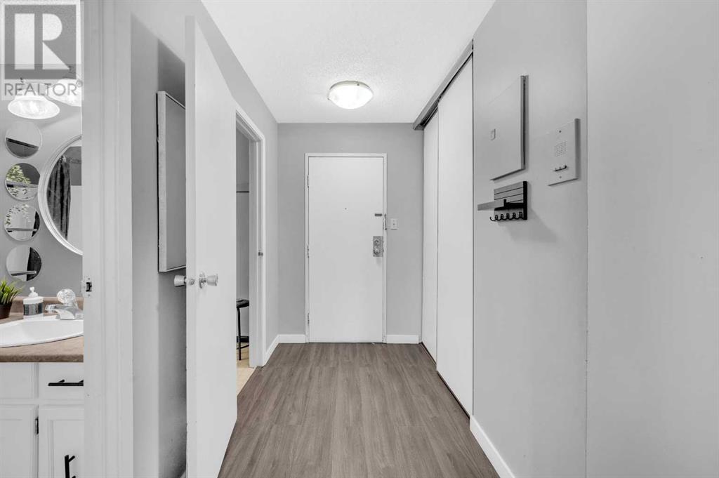 Single Family House for Sale in    Avenue SW Windsor Park Calgary 