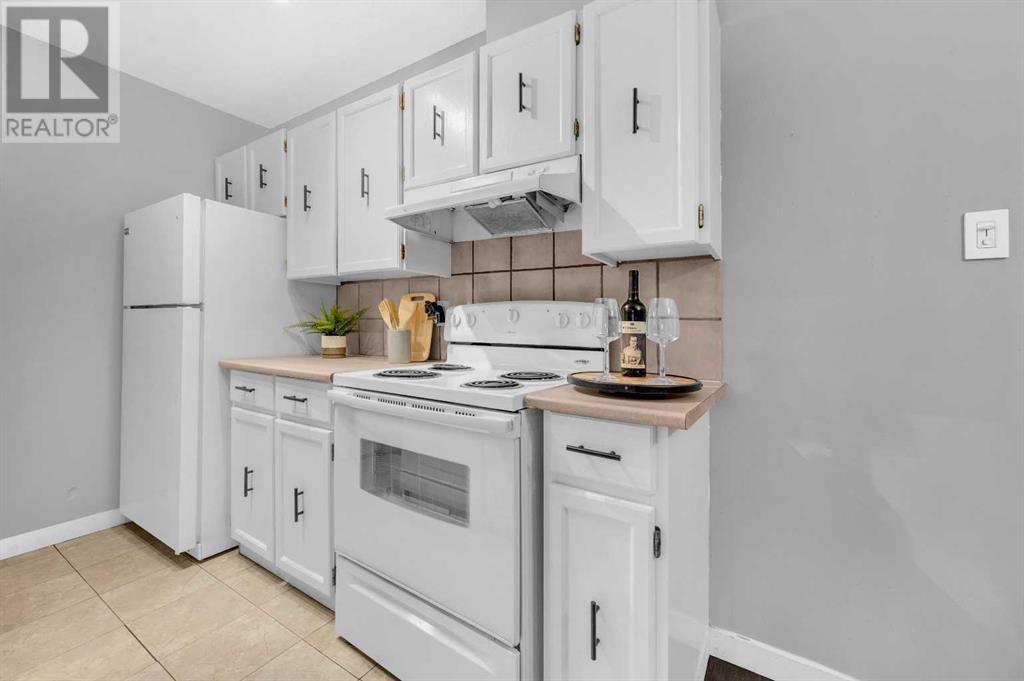 Single Family House for Sale in    Avenue SW Windsor Park Calgary 