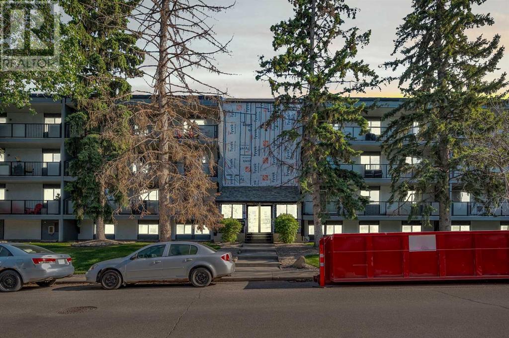 Single Family House for Sale in    Avenue SW Windsor Park Calgary 