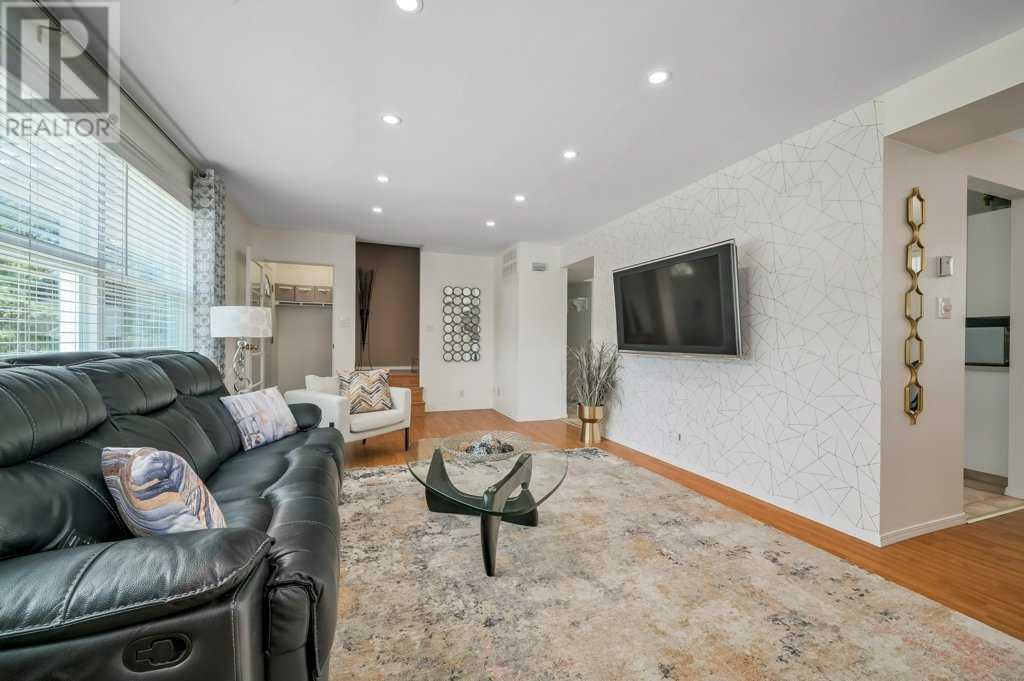 Single Family House for Sale in  Merrill Drive NE Winston Heights/Mountview Calgary 
