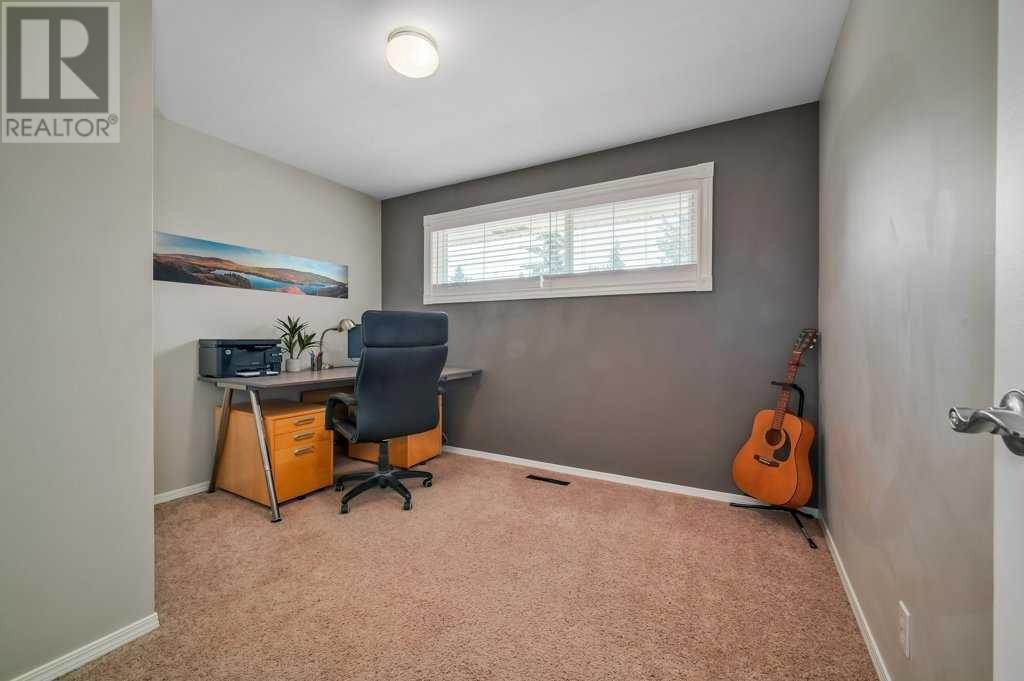 Single Family House for Sale in  Merrill Drive NE Winston Heights/Mountview Calgary 