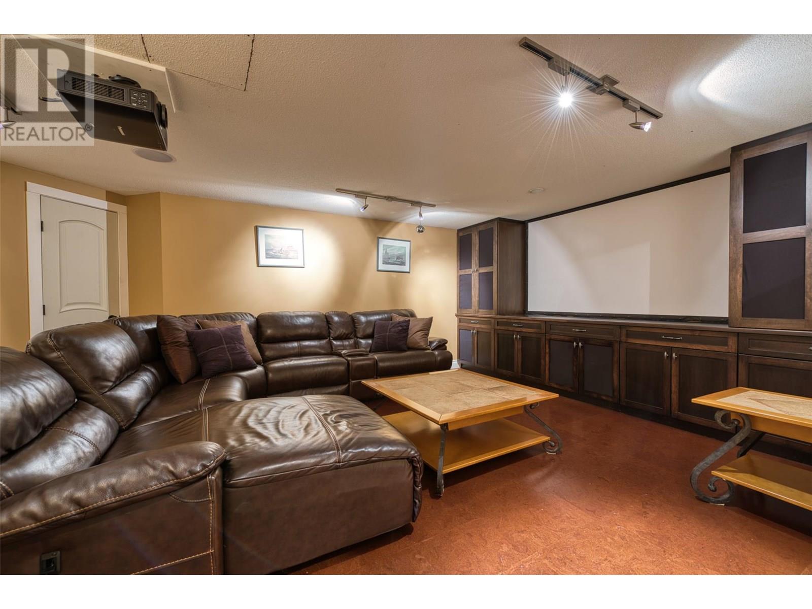 Photo 16 of 1117 Crawford Road, Kelowna BC