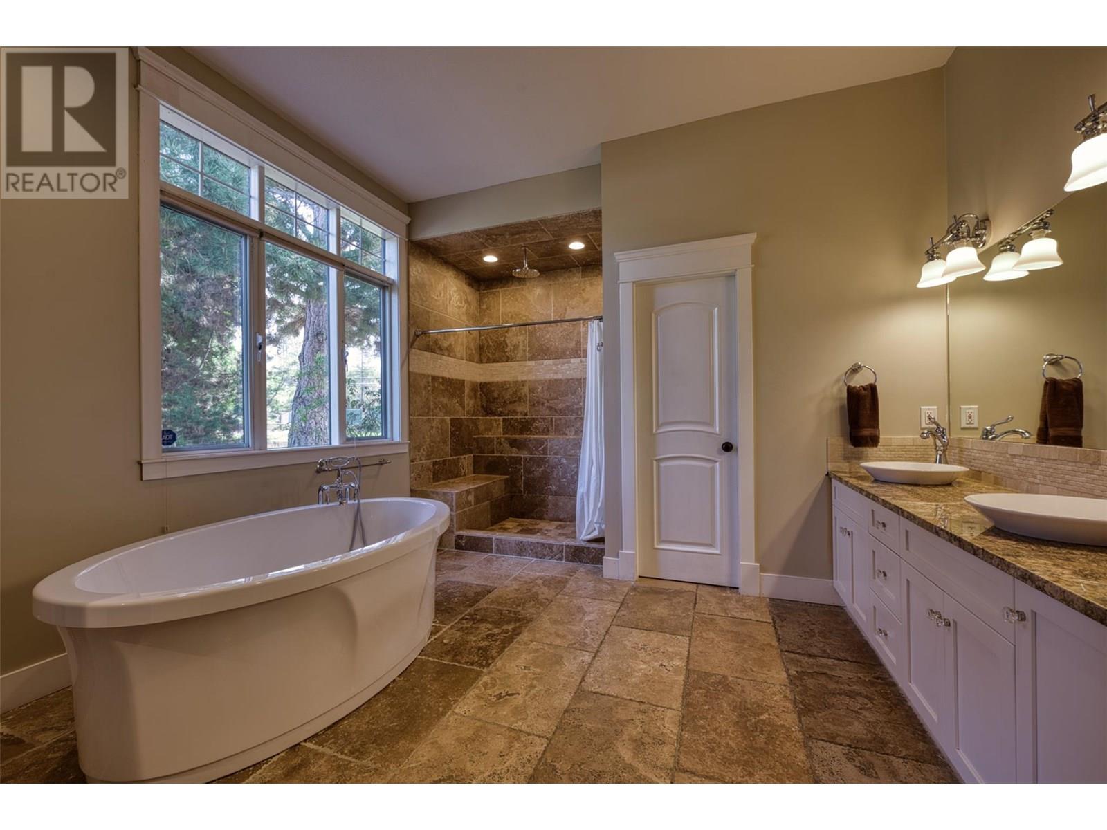 Photo 15 of 1117 Crawford Road, Kelowna BC