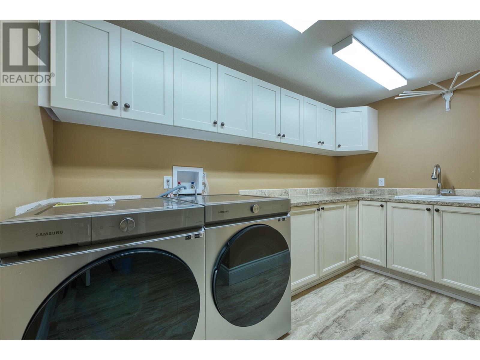 Photo 13 of 1117 Crawford Road, Kelowna BC