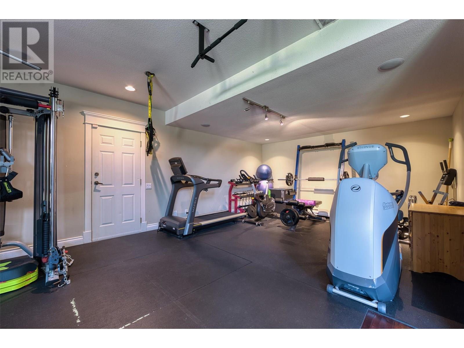 Photo 12 of 1117 Crawford Road, Kelowna BC