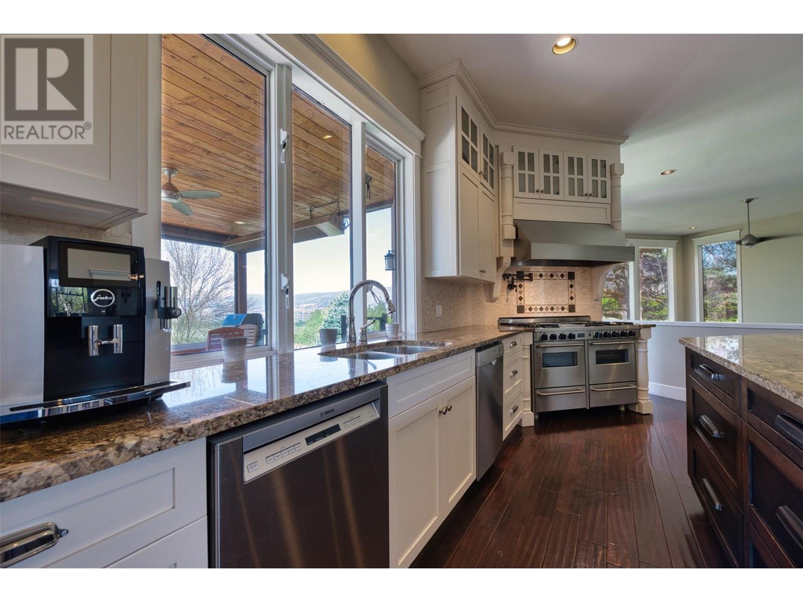 Photo 8 of 1117 Crawford Road, Kelowna BC