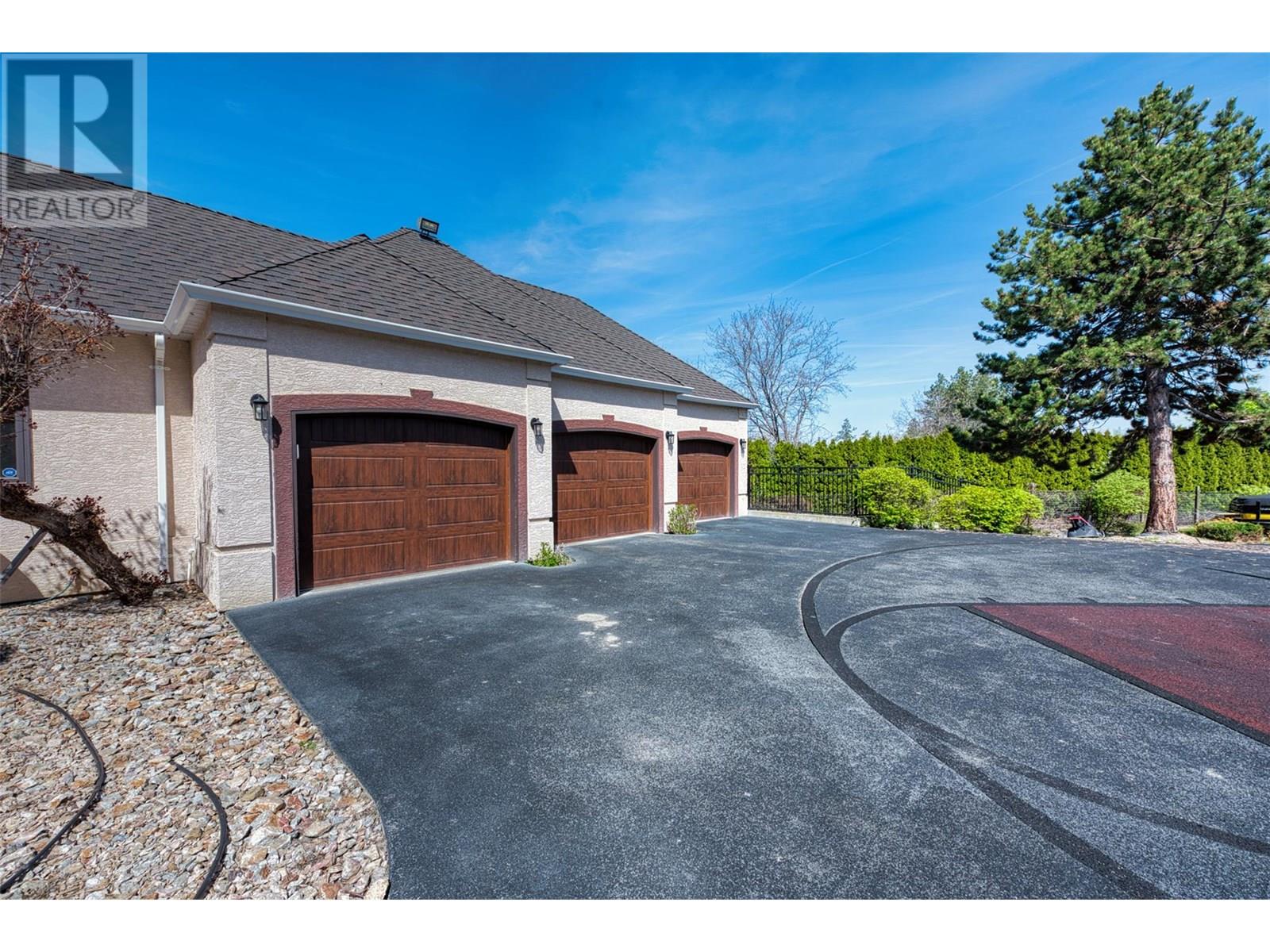 Photo 37 of 1117 Crawford Road, Kelowna BC