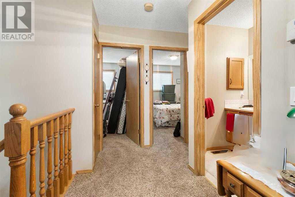 Single Family House 3 Level for Sale in  Somercrest Gardens SW Somerset Calgary 