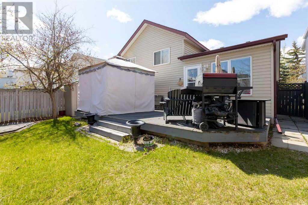Single Family House 3 Level for Sale in  Somercrest Gardens SW Somerset Calgary 