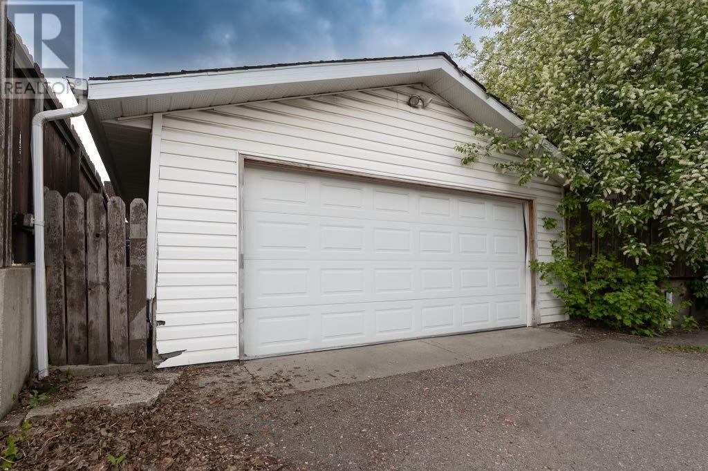 Single Family House Bungalow for Sale in  Rundleridge Road NE Rundle Calgary 